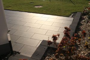 Pflasterarbeiten und Mauerwerk